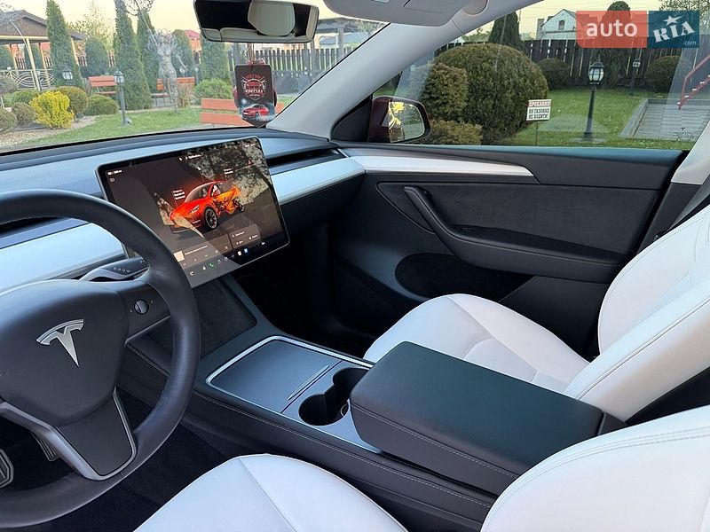 Внедорожник / Кроссовер Tesla Model Y 2023 в Стрые