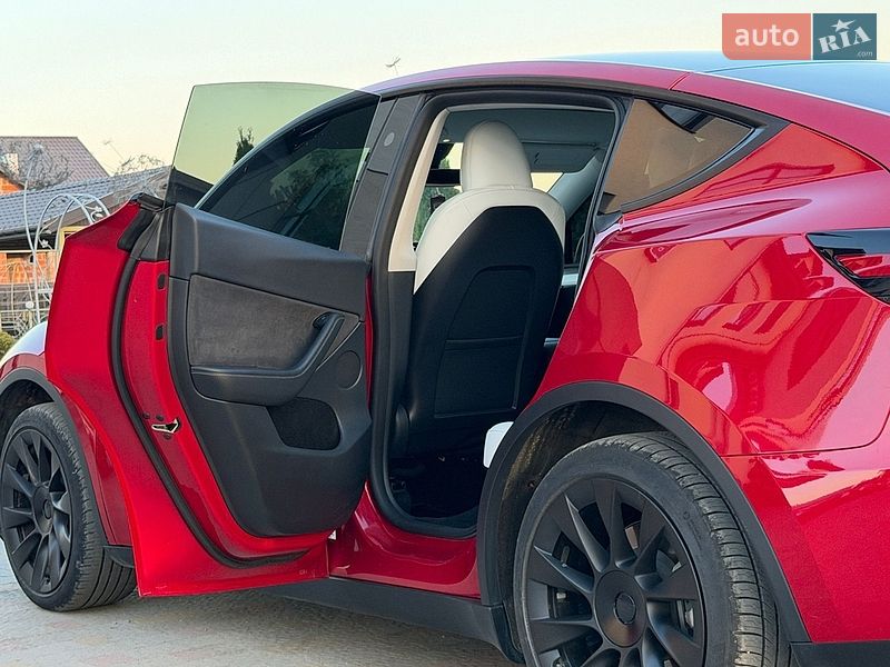 Внедорожник / Кроссовер Tesla Model Y 2023 в Стрые