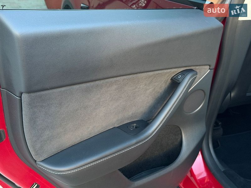 Внедорожник / Кроссовер Tesla Model Y 2023 в Стрые