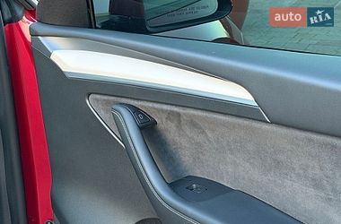 Внедорожник / Кроссовер Tesla Model Y 2023 в Стрые