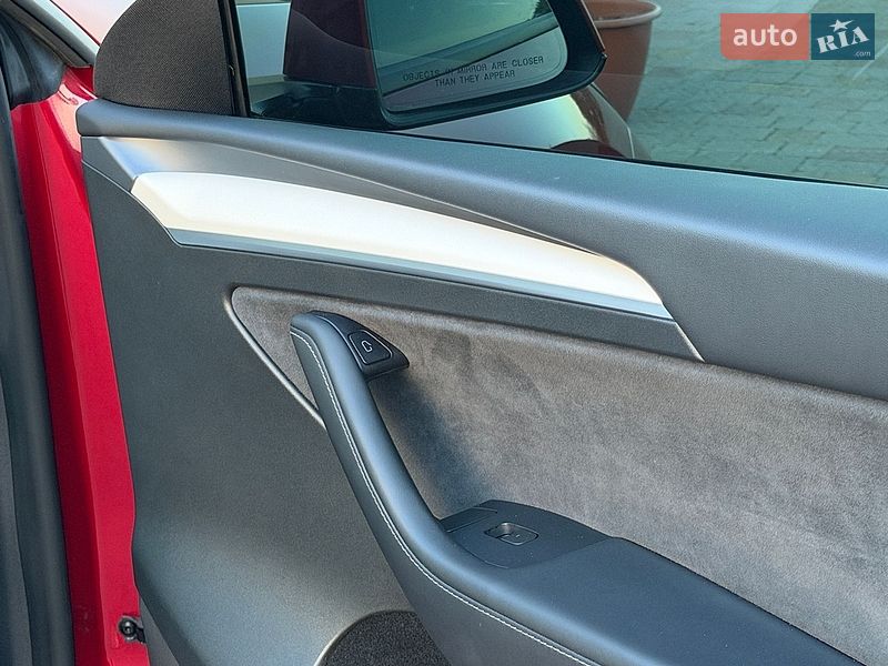 Внедорожник / Кроссовер Tesla Model Y 2023 в Стрые