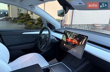 Внедорожник / Кроссовер Tesla Model Y 2023 в Стрые