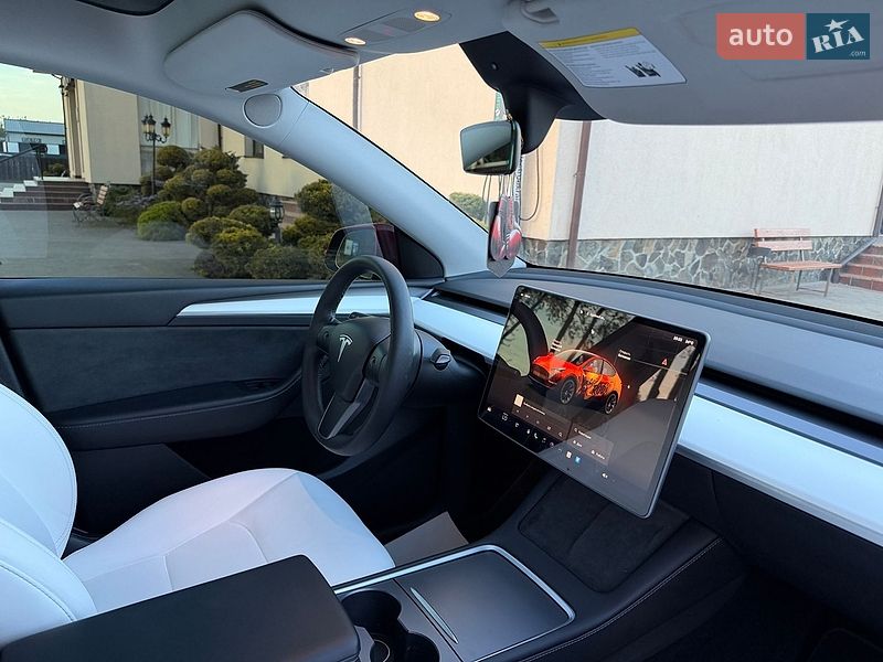 Внедорожник / Кроссовер Tesla Model Y 2023 в Стрые