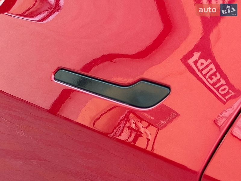Внедорожник / Кроссовер Tesla Model Y 2023 в Стрые