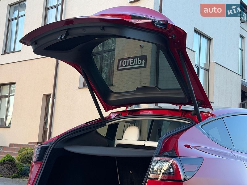 Внедорожник / Кроссовер Tesla Model Y 2023 в Стрые