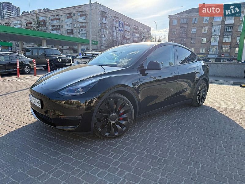 Позашляховик / Кросовер Tesla Model Y 2023 в Києві