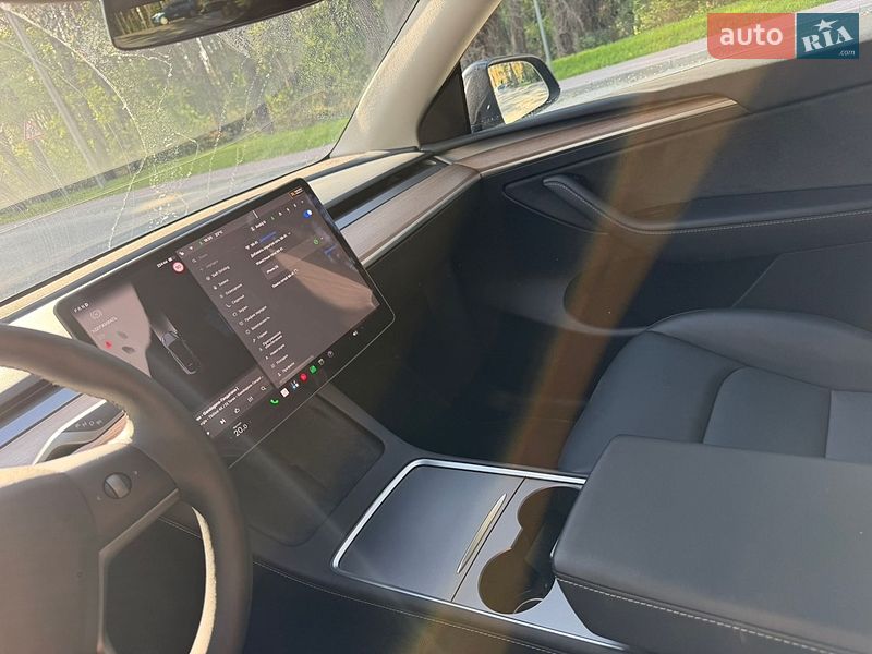 Внедорожник / Кроссовер Tesla Model Y 2024 в Львове