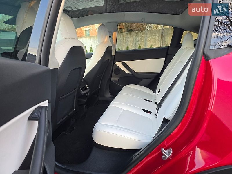 Внедорожник / Кроссовер Tesla Model Y 2022 в Костополе