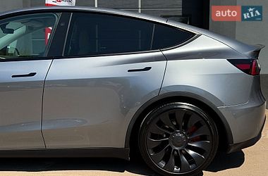 Внедорожник / Кроссовер Tesla Model Y 2024 в Киеве