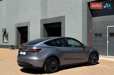 Внедорожник / Кроссовер Tesla Model Y 2024 в Киеве