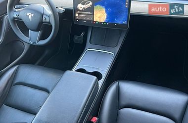 Позашляховик / Кросовер Tesla Model Y 2021 в Луцьку