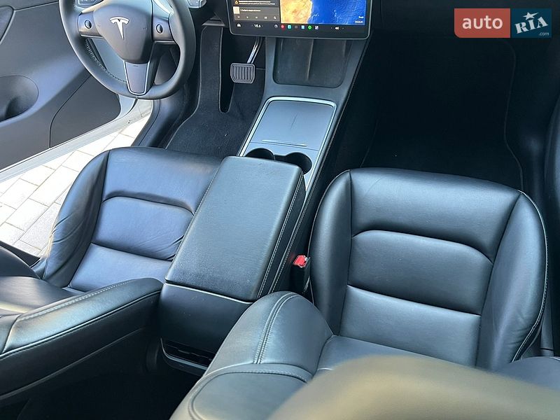 Позашляховик / Кросовер Tesla Model Y 2021 в Луцьку