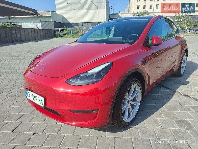Tesla Model Y 2023