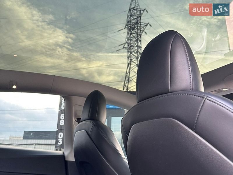 Внедорожник / Кроссовер Tesla Model Y 2023 в Ужгороде