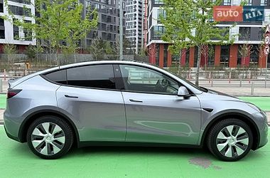Позашляховик / Кросовер Tesla Model Y 2024 в Києві