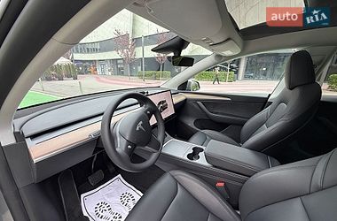 Позашляховик / Кросовер Tesla Model Y 2024 в Києві