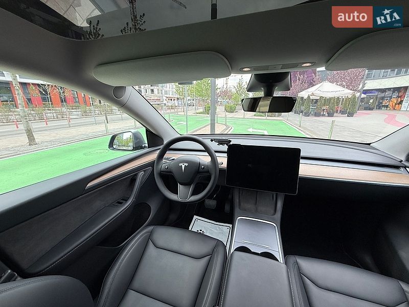 Позашляховик / Кросовер Tesla Model Y 2024 в Києві