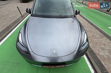 Позашляховик / Кросовер Tesla Model Y 2024 в Києві