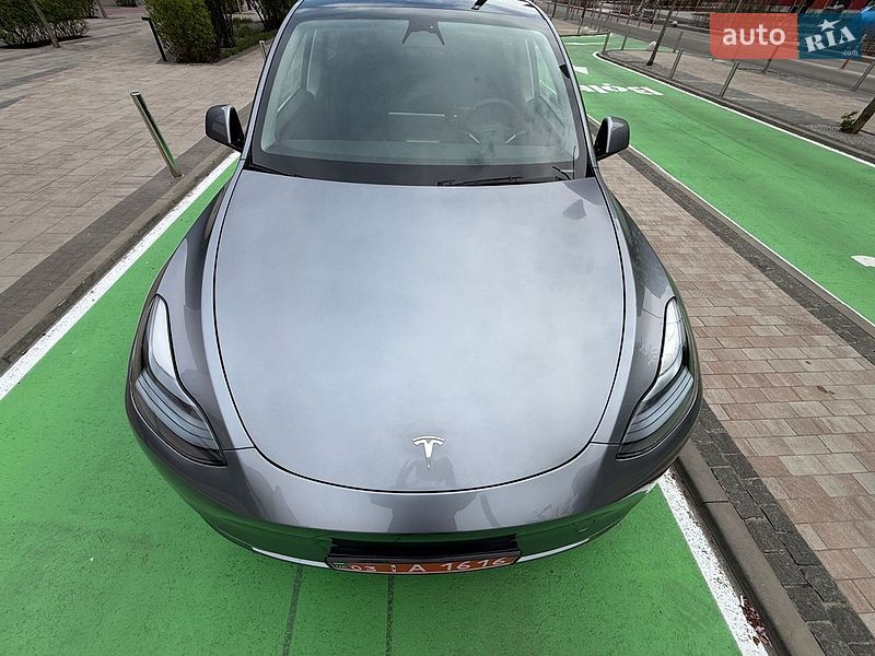 Позашляховик / Кросовер Tesla Model Y 2024 в Києві