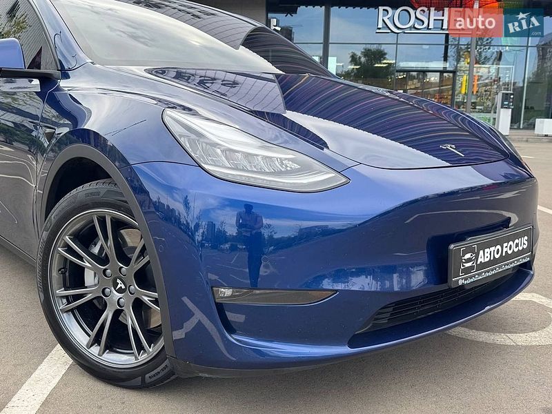 Внедорожник / Кроссовер Tesla Model Y 2021 в Киеве