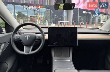 Внедорожник / Кроссовер Tesla Model Y 2021 в Киеве