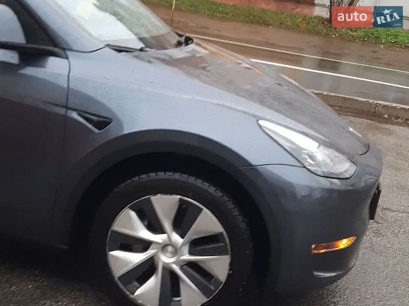 Внедорожник / Кроссовер Tesla Model Y 2023 в Чернигове
