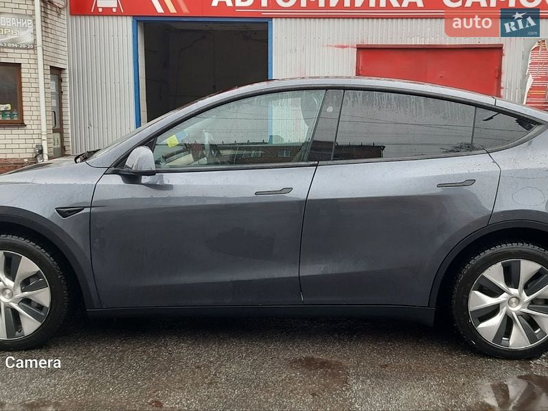 Внедорожник / Кроссовер Tesla Model Y 2023 в Чернигове