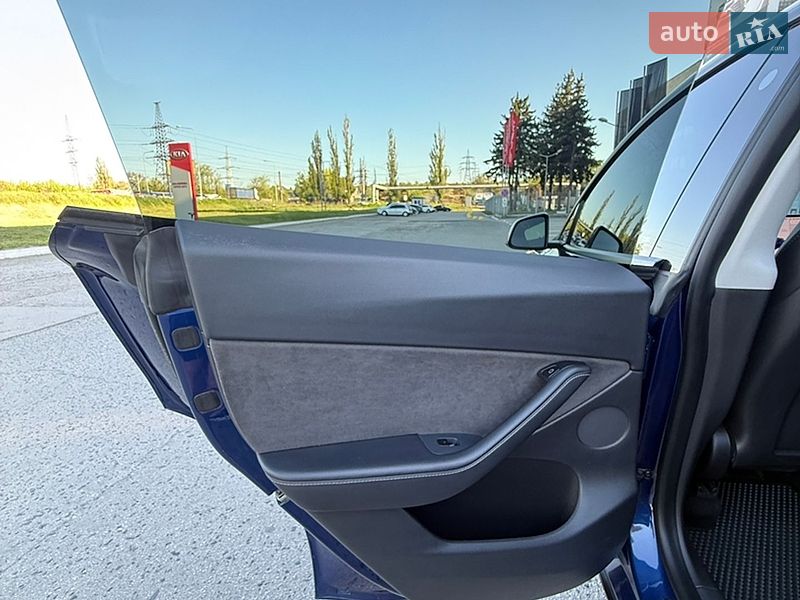 Внедорожник / Кроссовер Tesla Model Y 2021 в Харькове