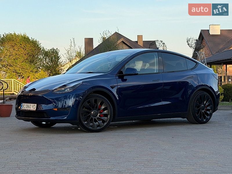Внедорожник / Кроссовер Tesla Model Y 2024 в Стрые