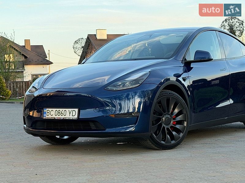 Внедорожник / Кроссовер Tesla Model Y 2024 в Стрые