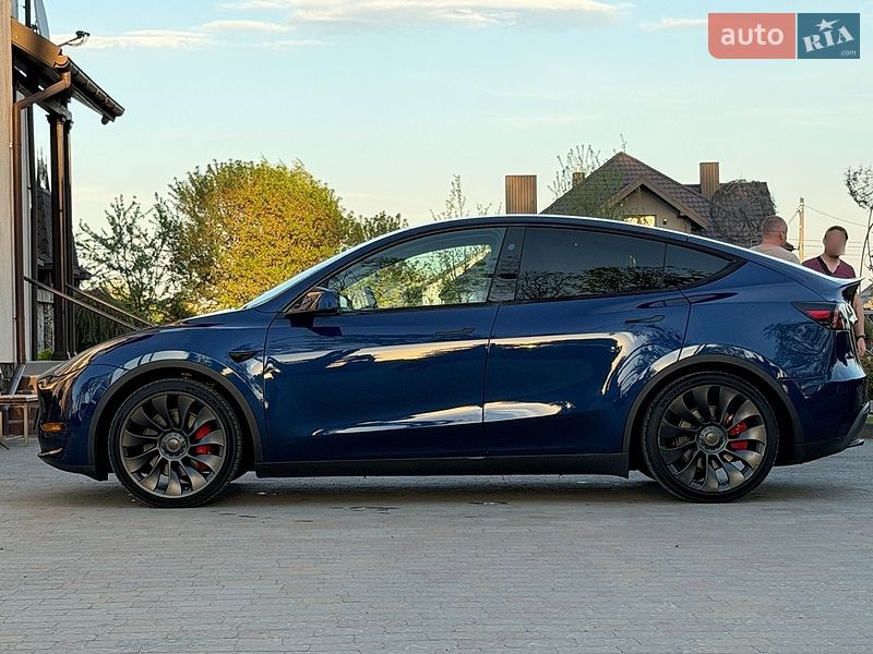 Внедорожник / Кроссовер Tesla Model Y 2024 в Стрые