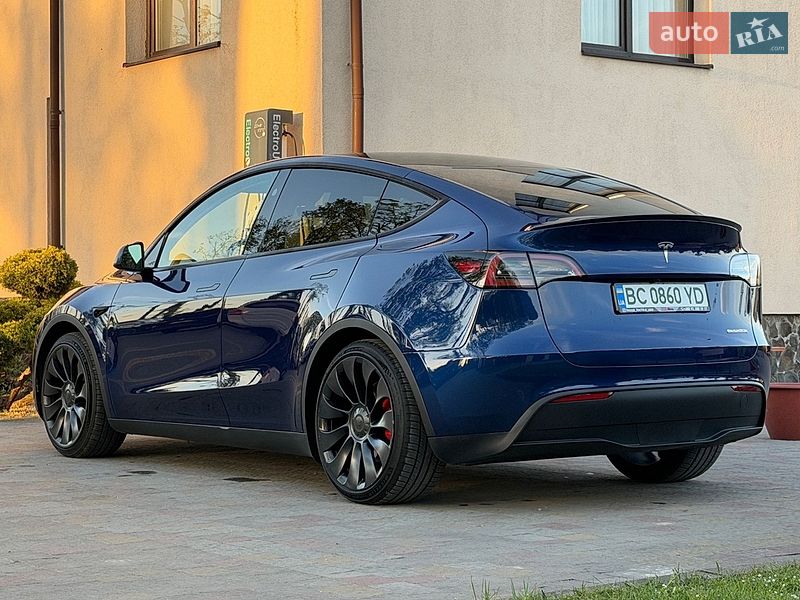 Внедорожник / Кроссовер Tesla Model Y 2024 в Стрые