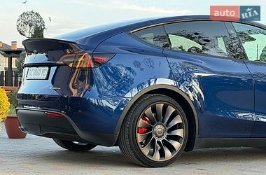 Внедорожник / Кроссовер Tesla Model Y 2024 в Стрые