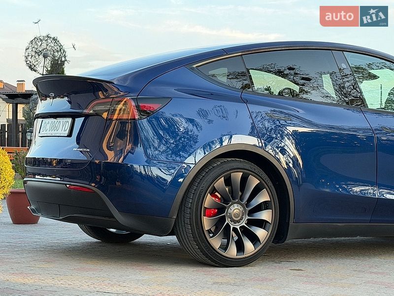 Внедорожник / Кроссовер Tesla Model Y 2024 в Стрые