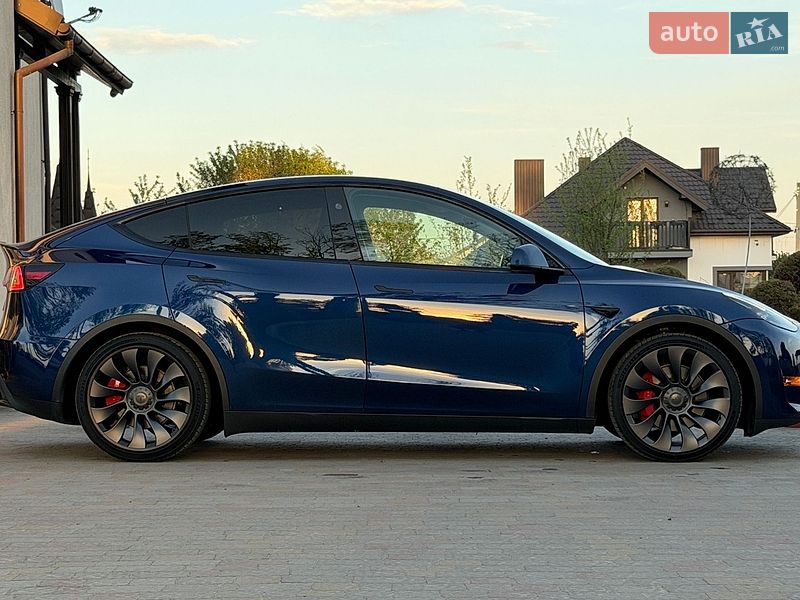 Внедорожник / Кроссовер Tesla Model Y 2024 в Стрые