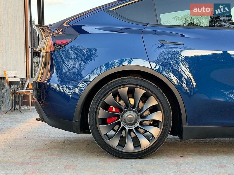Внедорожник / Кроссовер Tesla Model Y 2024 в Стрые