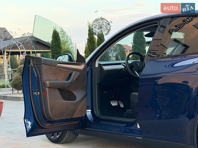 Внедорожник / Кроссовер Tesla Model Y 2024 в Стрые
