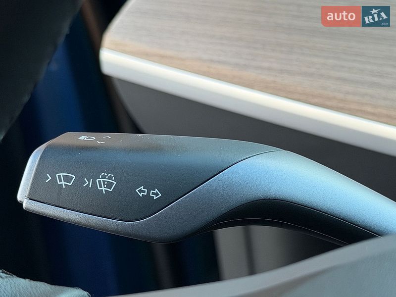 Внедорожник / Кроссовер Tesla Model Y 2024 в Стрые