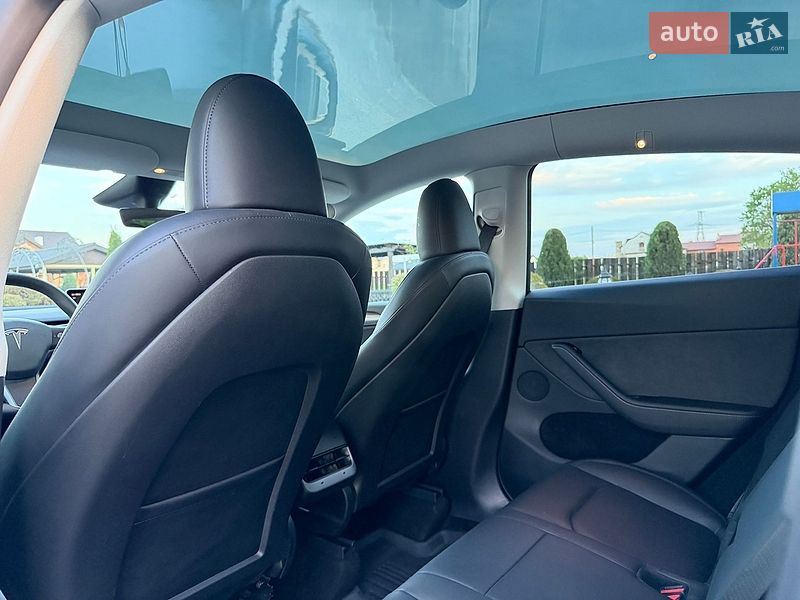Внедорожник / Кроссовер Tesla Model Y 2024 в Стрые