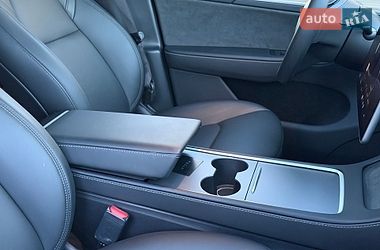 Внедорожник / Кроссовер Tesla Model Y 2024 в Стрые