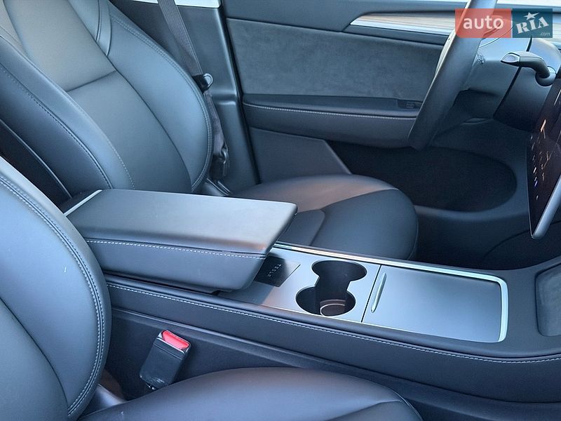 Внедорожник / Кроссовер Tesla Model Y 2024 в Стрые