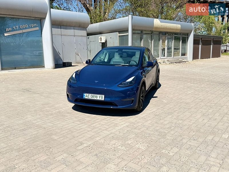 Позашляховик / Кросовер Tesla Model Y 2024 в Дніпрі фото 22 Позашляховик / Кросовер Tesla Model Y 2024 в Дніпрі