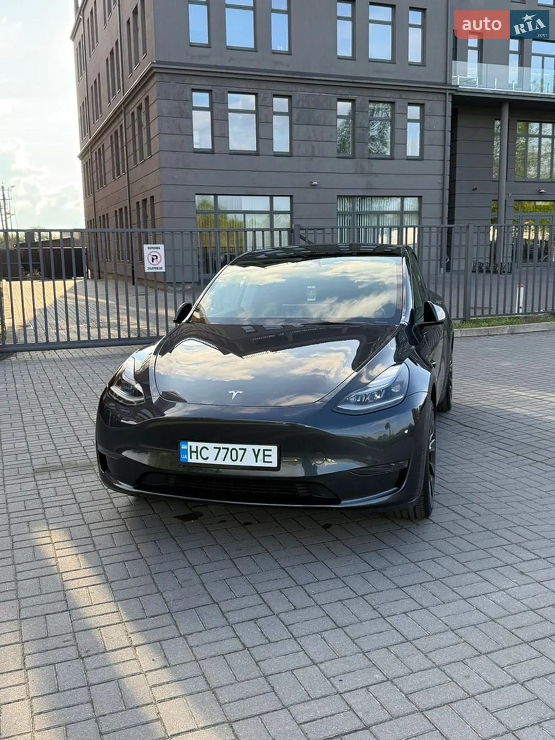 2024 Tesla Model Y - мініатюра 2