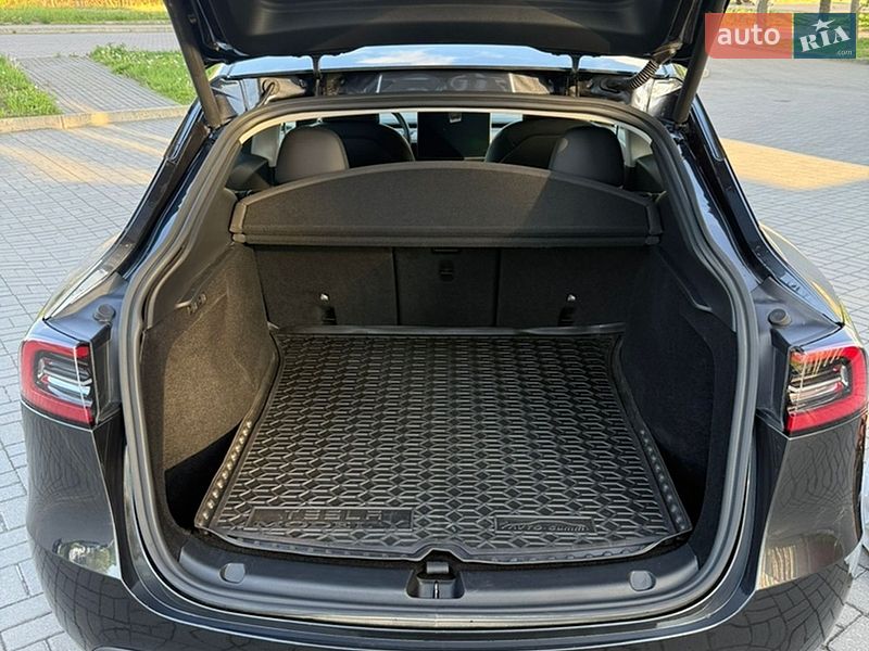 Внедорожник / Кроссовер Tesla Model Y 2024 в Львове