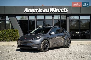 Внедорожник / Кроссовер Tesla Model Y 2023 в Черновцах