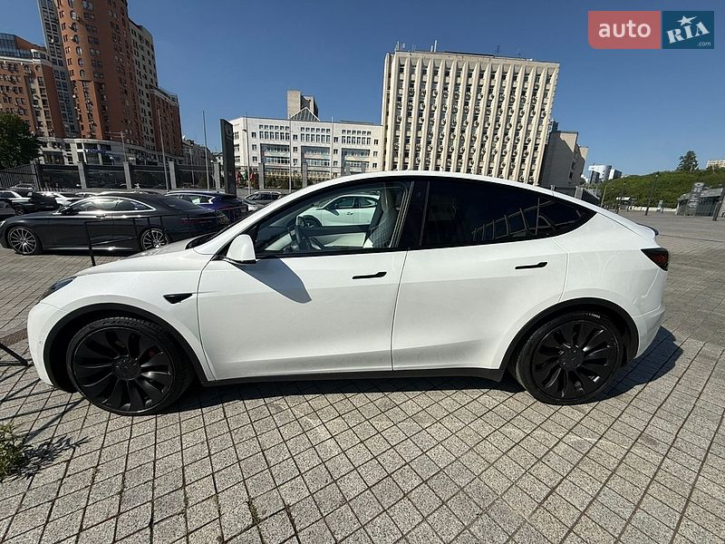 Tesla Model Y 2022