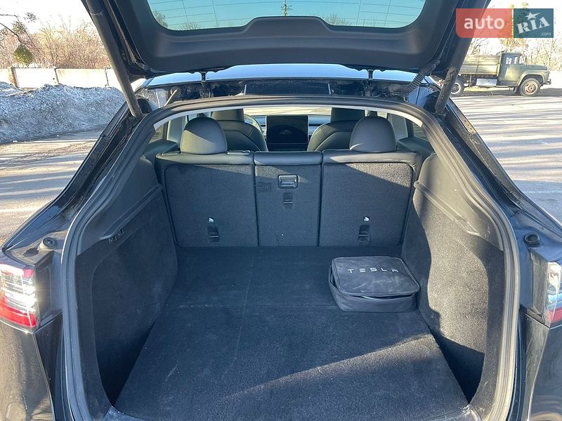 Позашляховик / Кросовер Tesla Model Y 2024 в Рівному