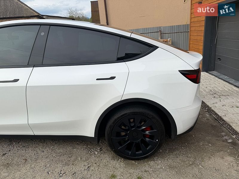 Позашляховик / Кросовер Tesla Model Y 2023 в Лісниках