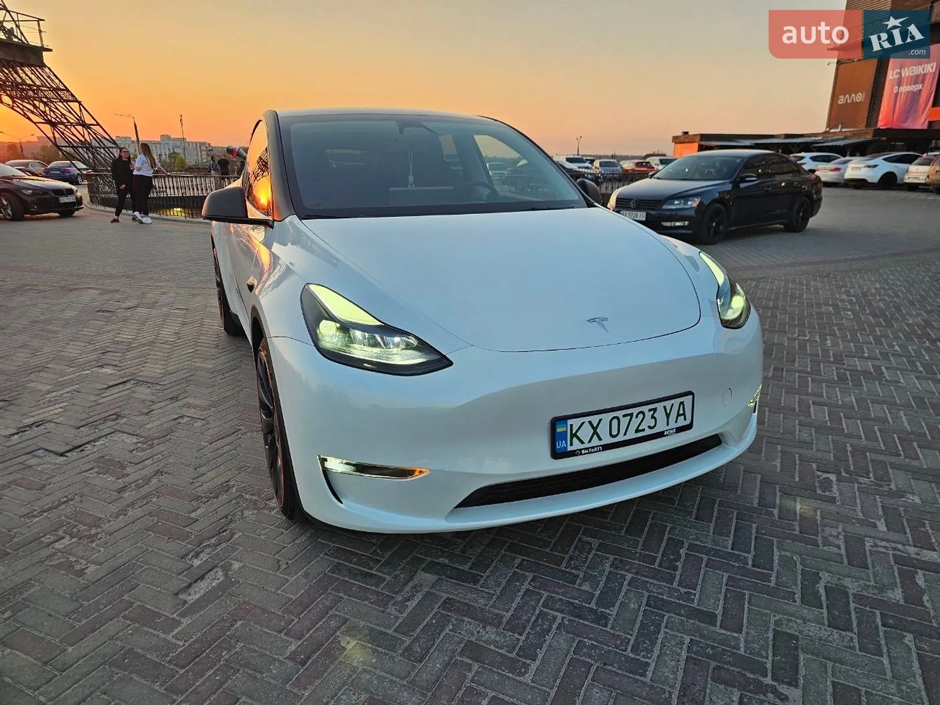 2024 Tesla Model Y - мініатюра 3