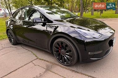 Внедорожник / Кроссовер Tesla Model Y 2024 в Киеве
